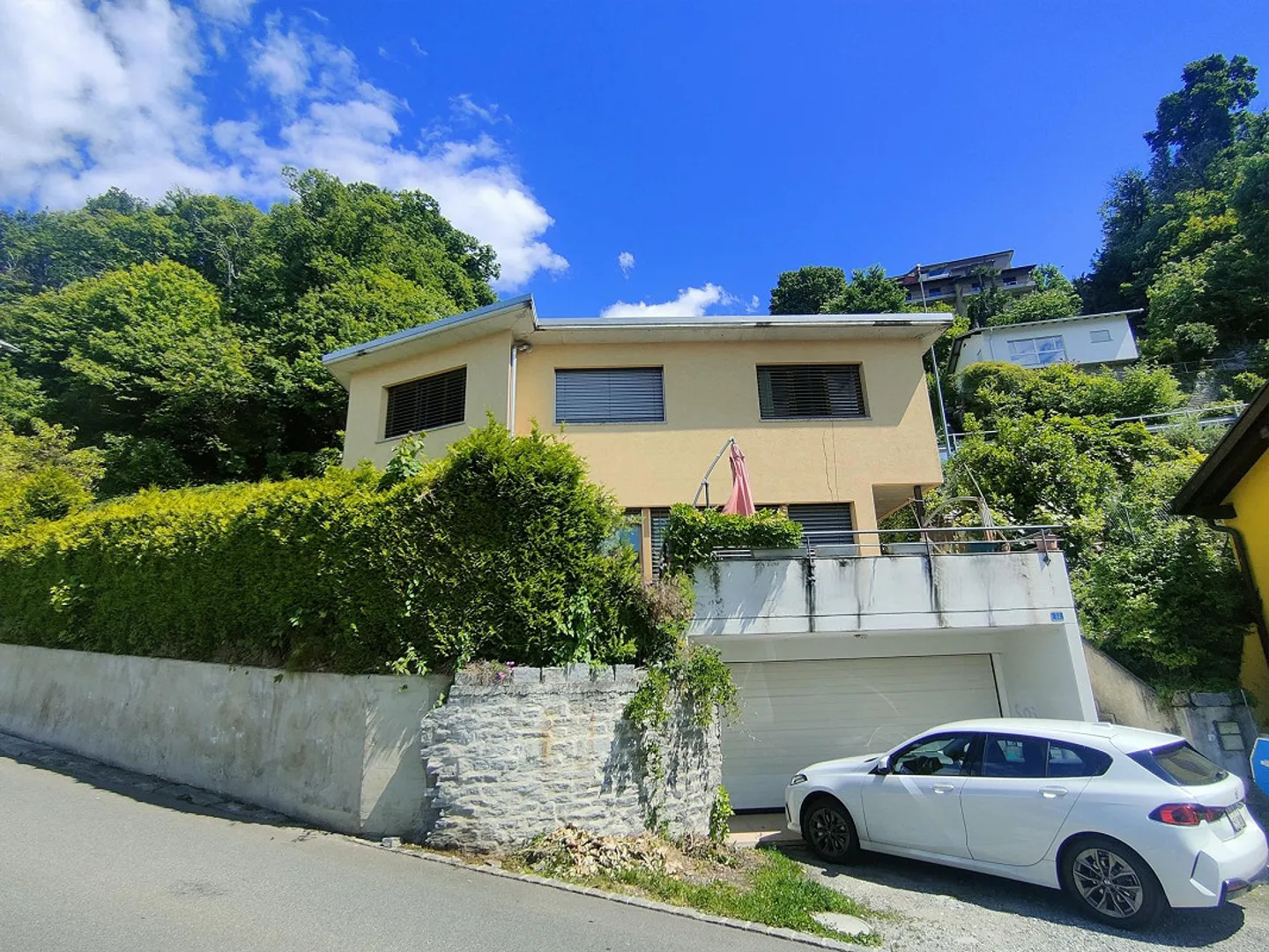 Single-family house with garden, on a hill in Giubiasco - Photo 1 of 19