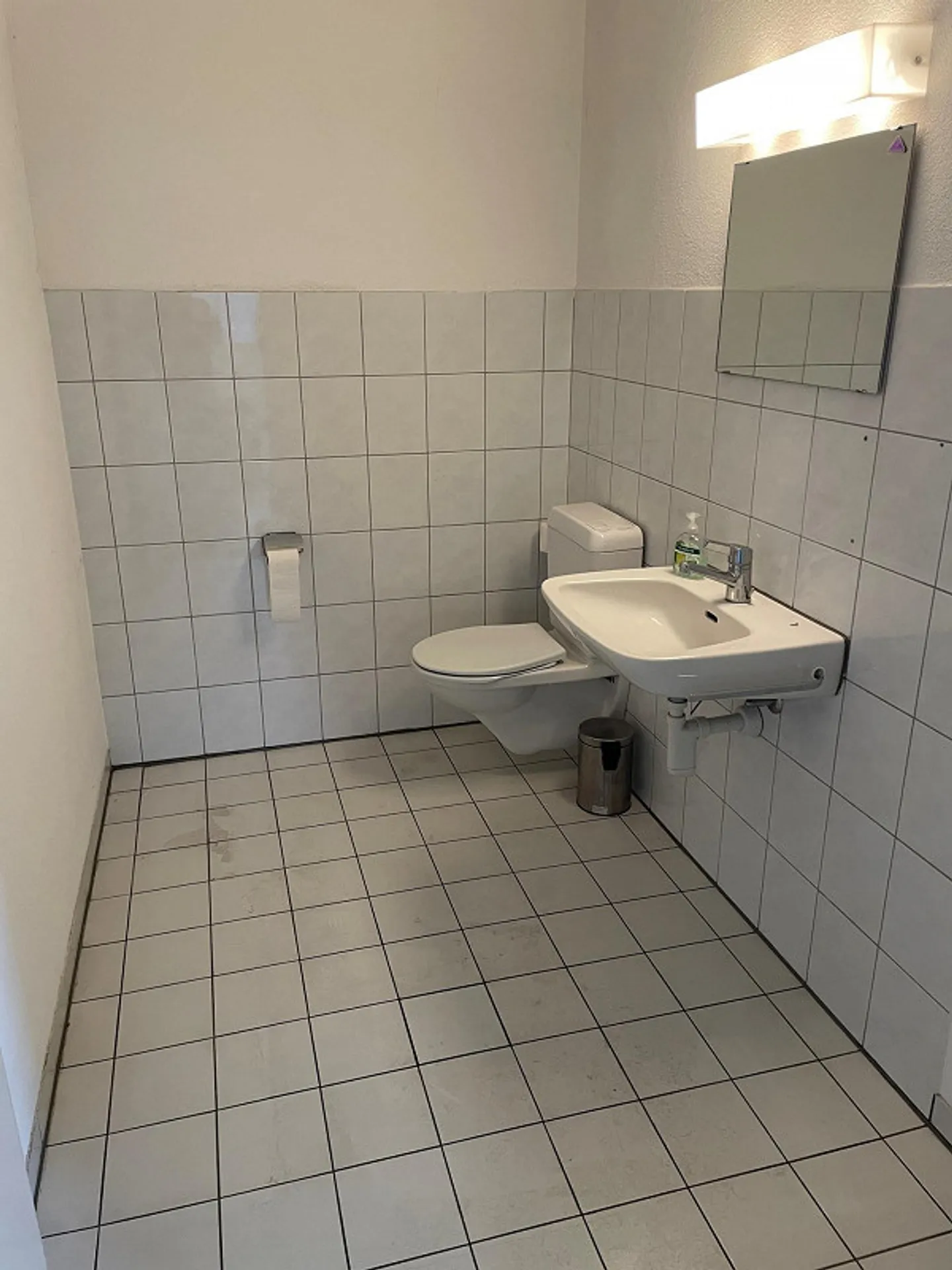 Commercial space for rent in Horn - Photo 8 of 9