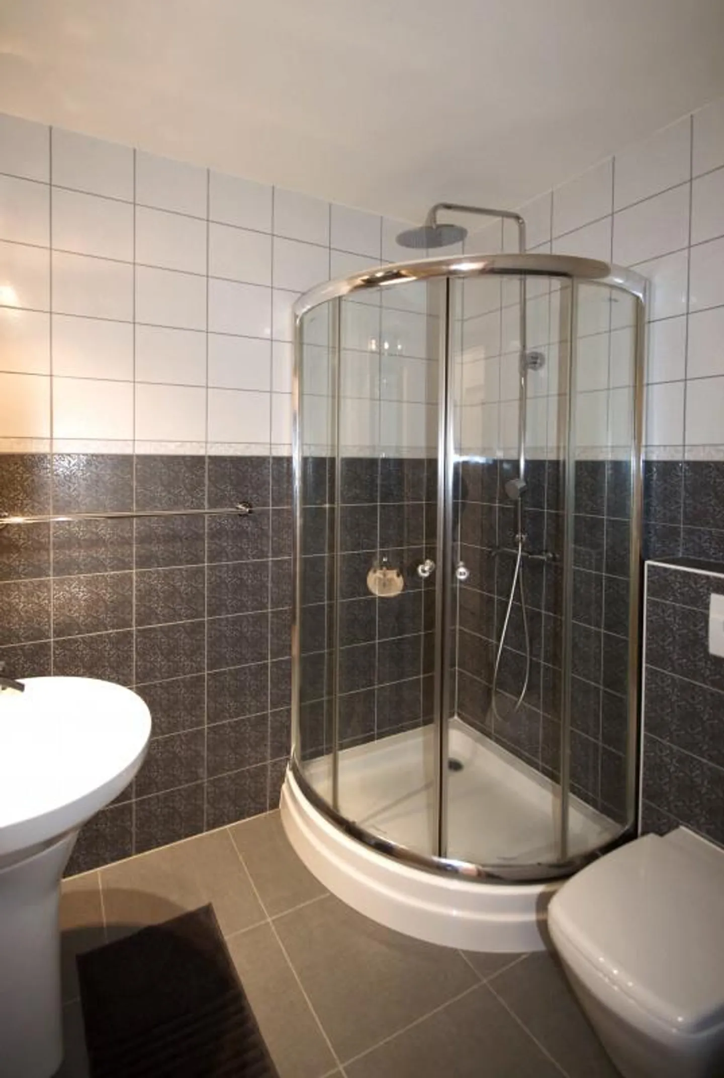 Appartement dexception 3,5 pièces - un balcon sur les Alpes - Photo 8 of 11