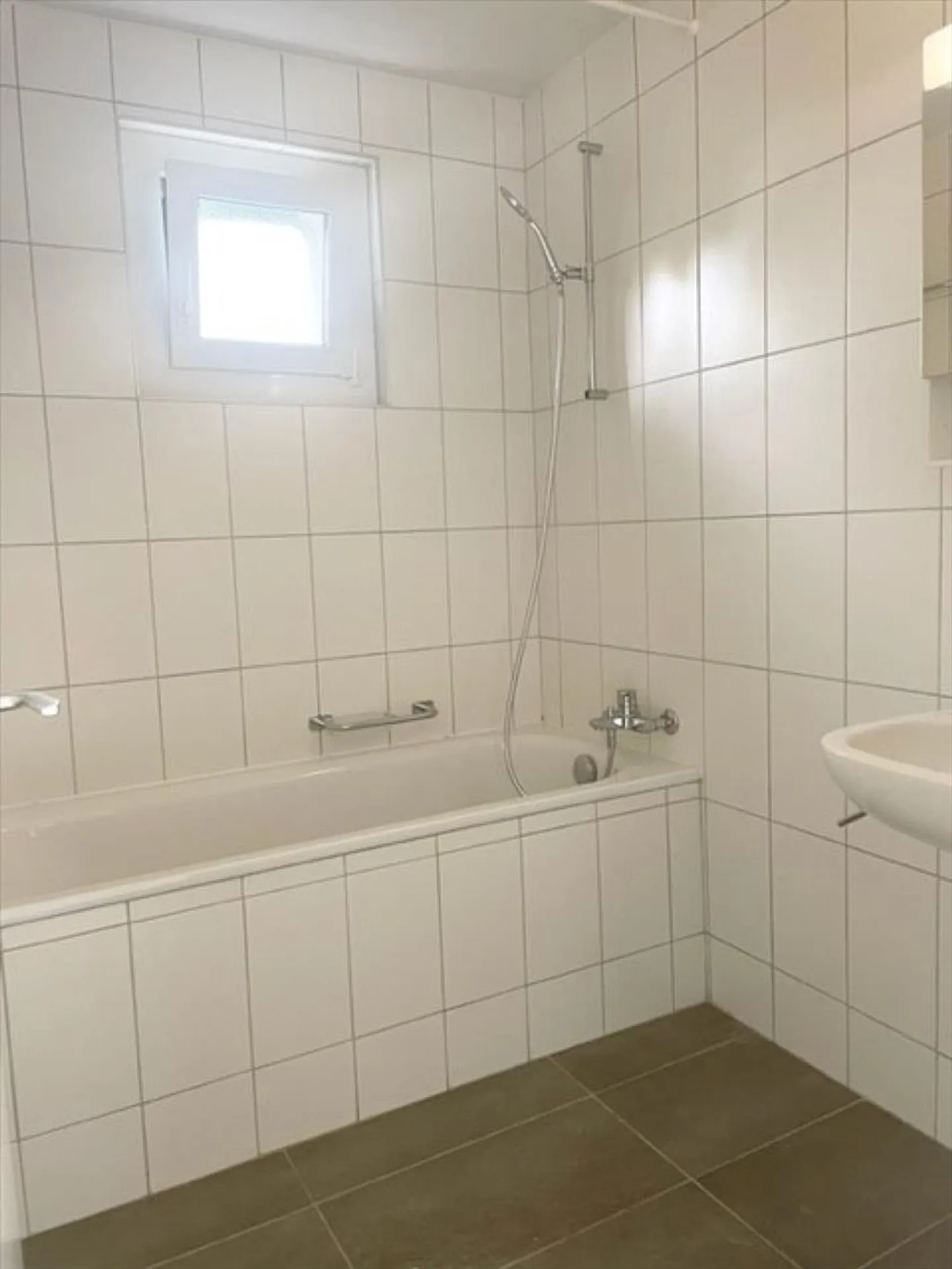 Appartement de 4 pièces avec vue sur le lac et les Alpes - Photo 12 sur 13