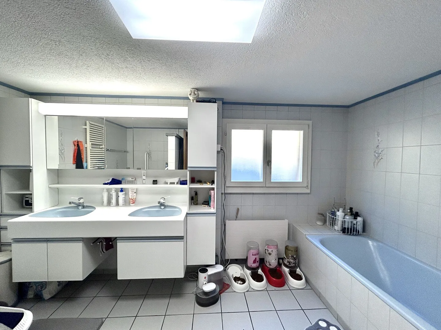 Maison individuelle modernisée avec extension neuve de haute qualité et 3 places de stationnement à Thörigen - Photo 15 sur 21