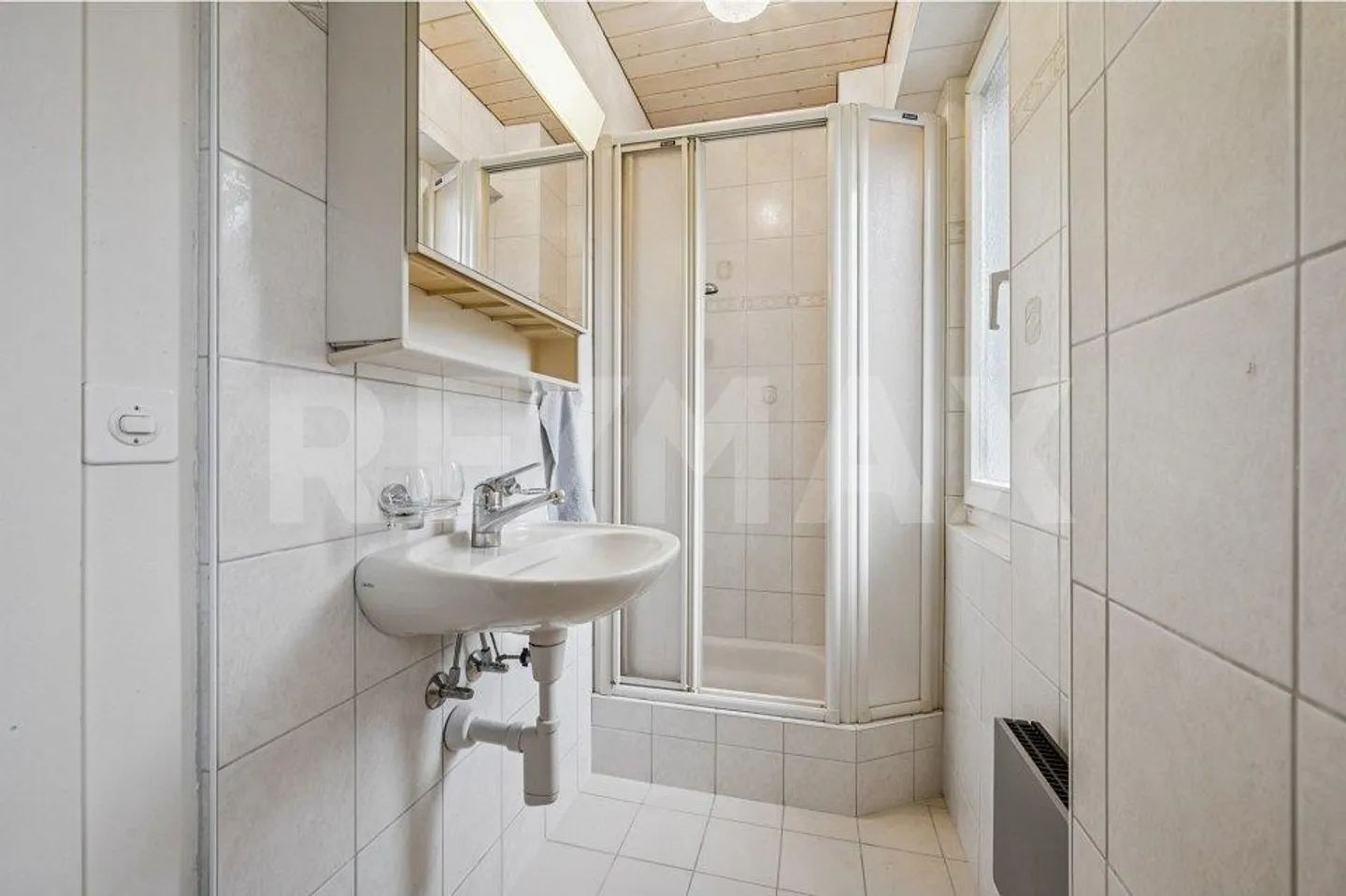 Teilrenoviertes Mehrfamilienhaus mit viel Potential - Foto 5 von 13