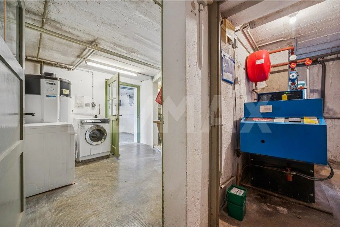 Teilrenoviertes Mehrfamilienhaus mit viel Potential - Foto 11 von 13