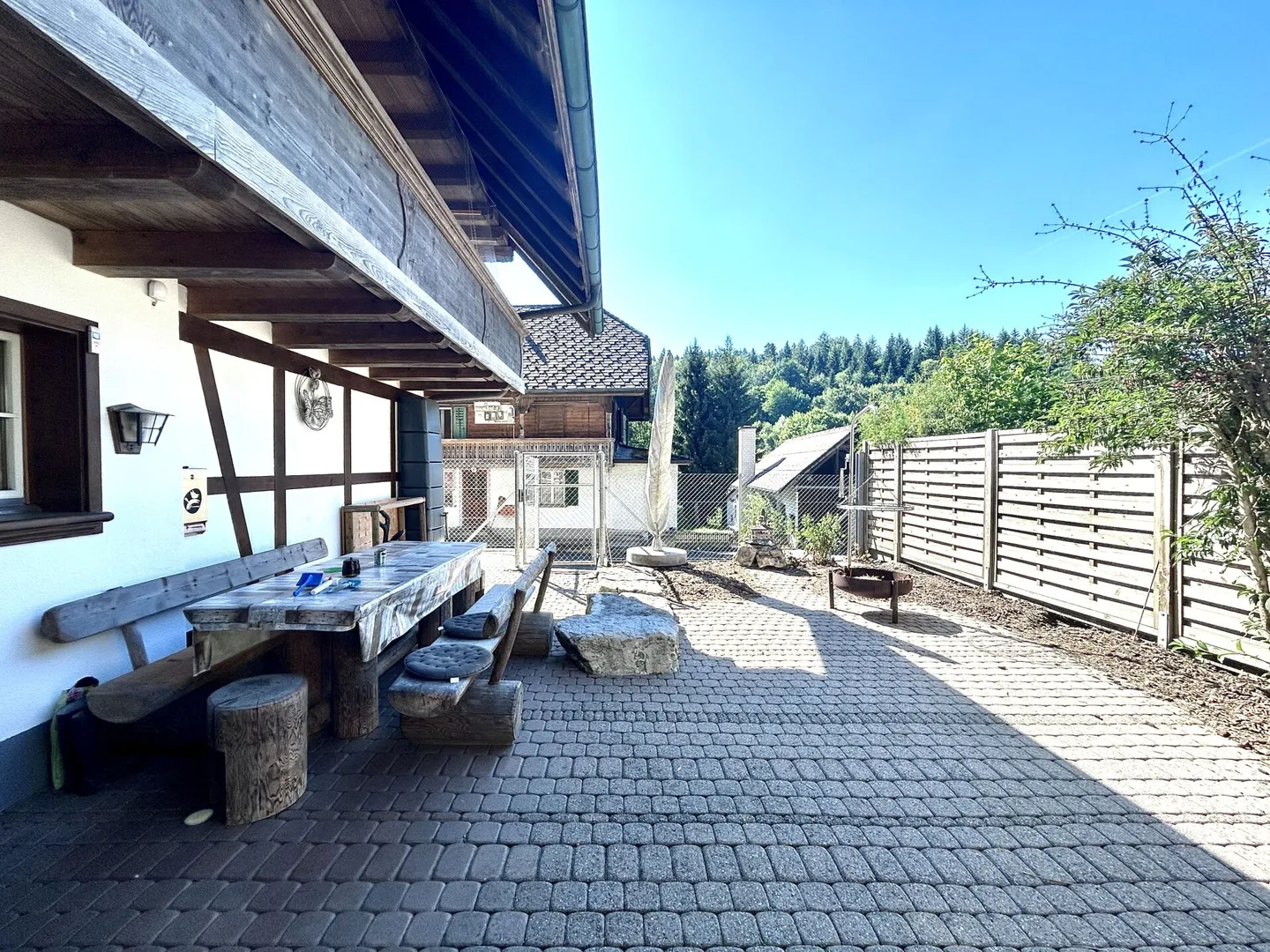 Maison individuelle modernisée avec extension neuve de haute qualité et 3 places de stationnement à Thörigen - Photo 20 sur 21