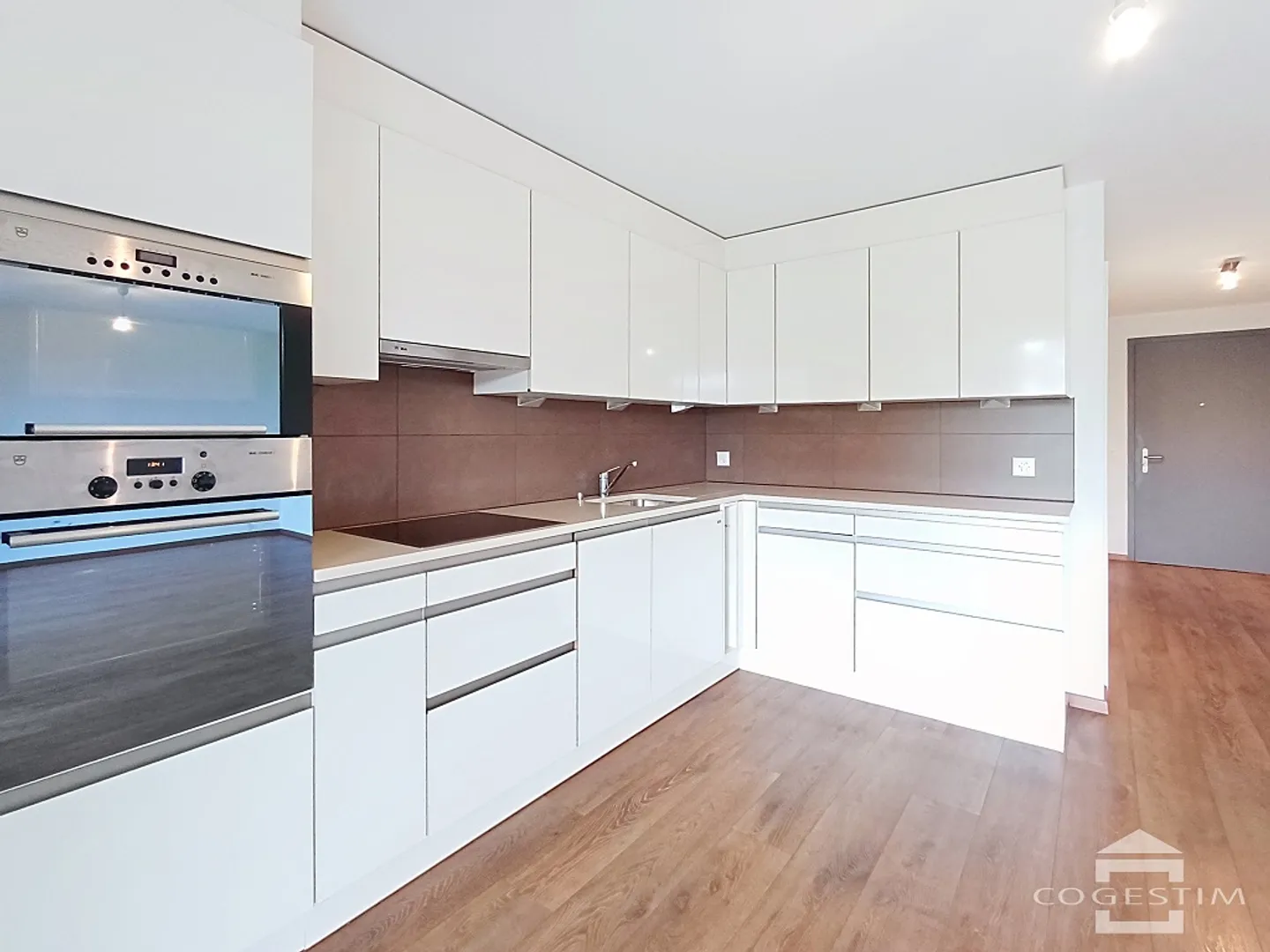 2.5 Room Apartment - Photo 4 of 13