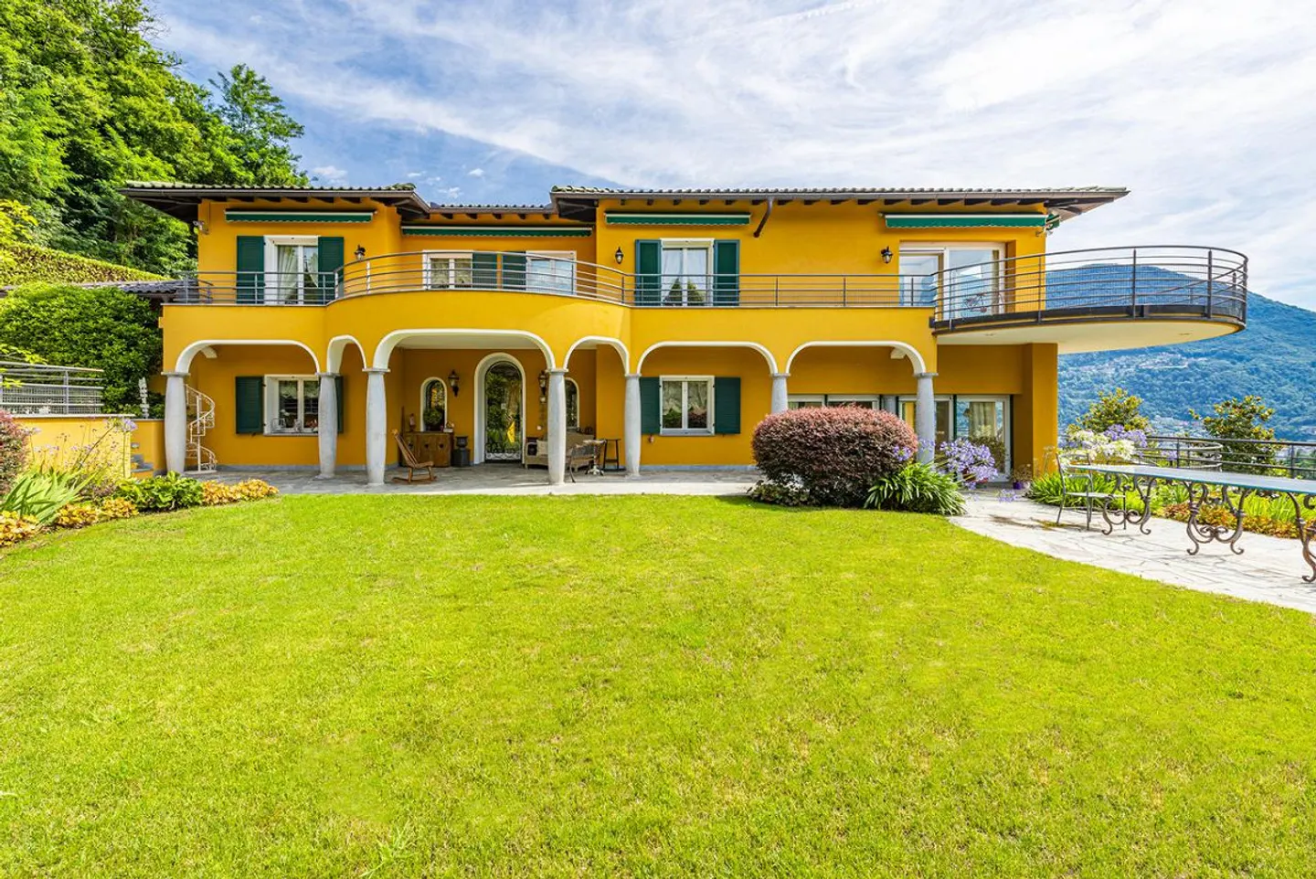 Elegante Villa mit Seeblick - Foto 9 von 25