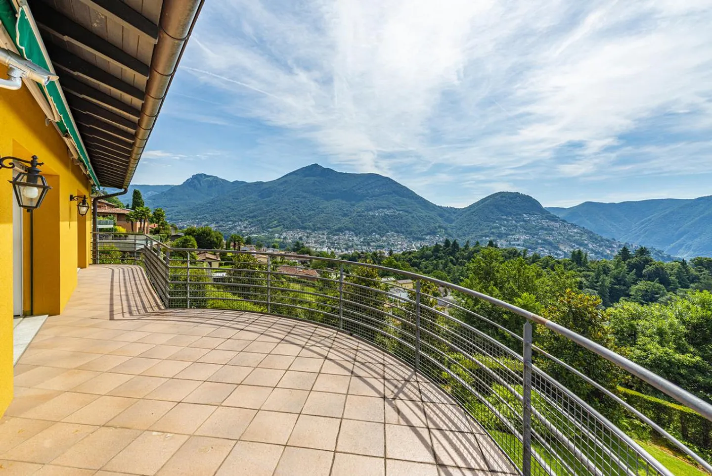 Elegante Villa mit Seeblick - Foto 11 von 25