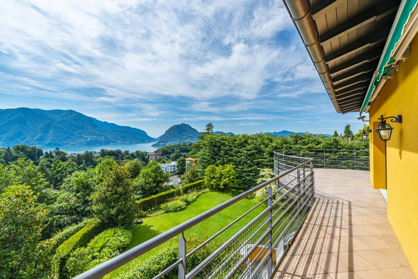 Elegante Villa mit Seeblick - Foto 10 von 25