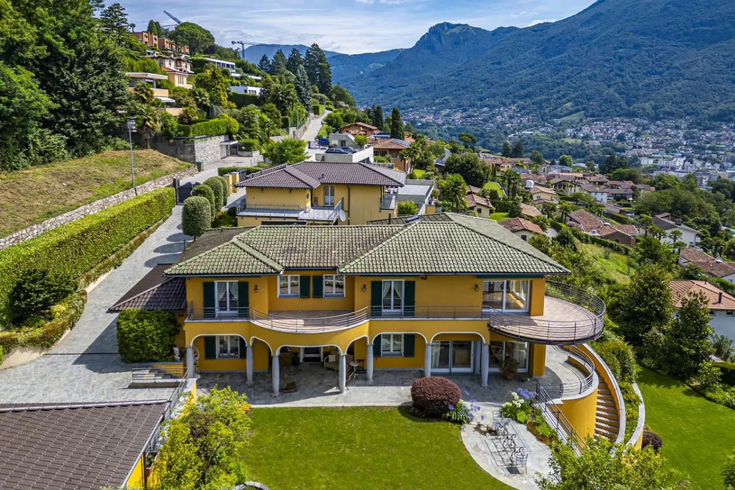Elegante Villa mit Seeblick - Foto 4 von 25