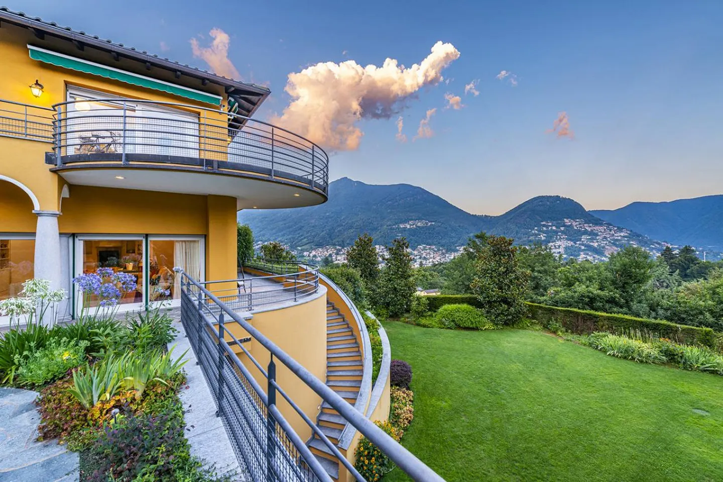 Elegante Villa mit Seeblick - Foto 14 von 25
