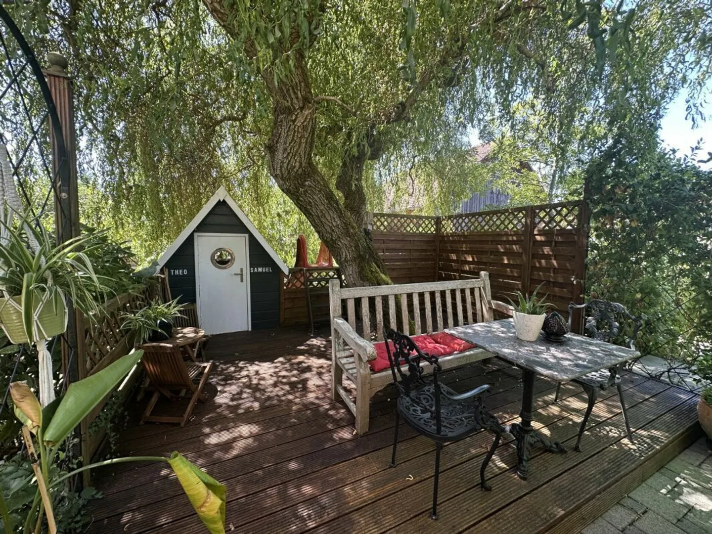 Charming Family Villa with Garage - Photo 25 of 29