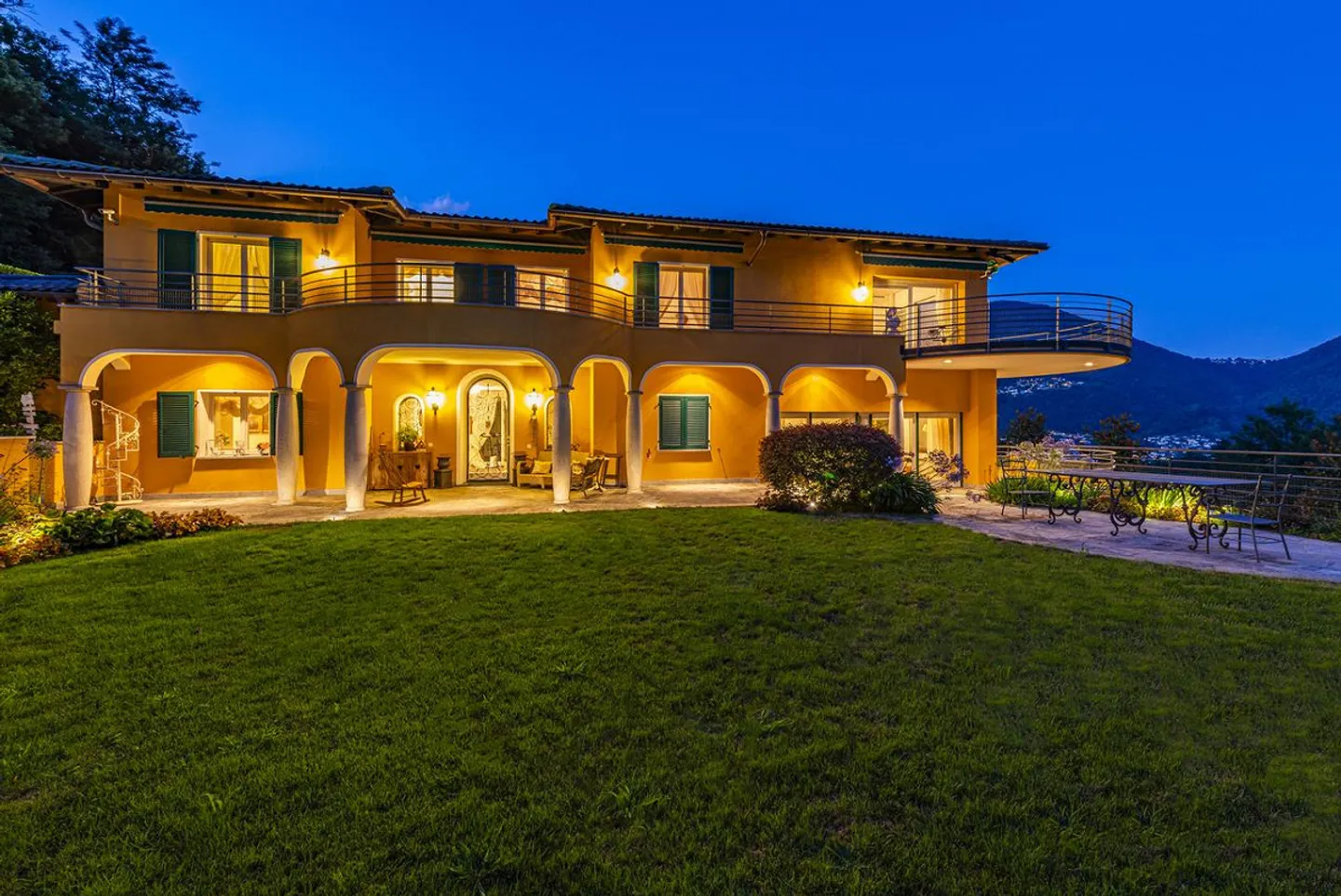 Elegante Villa mit Seeblick - Foto 19 von 25