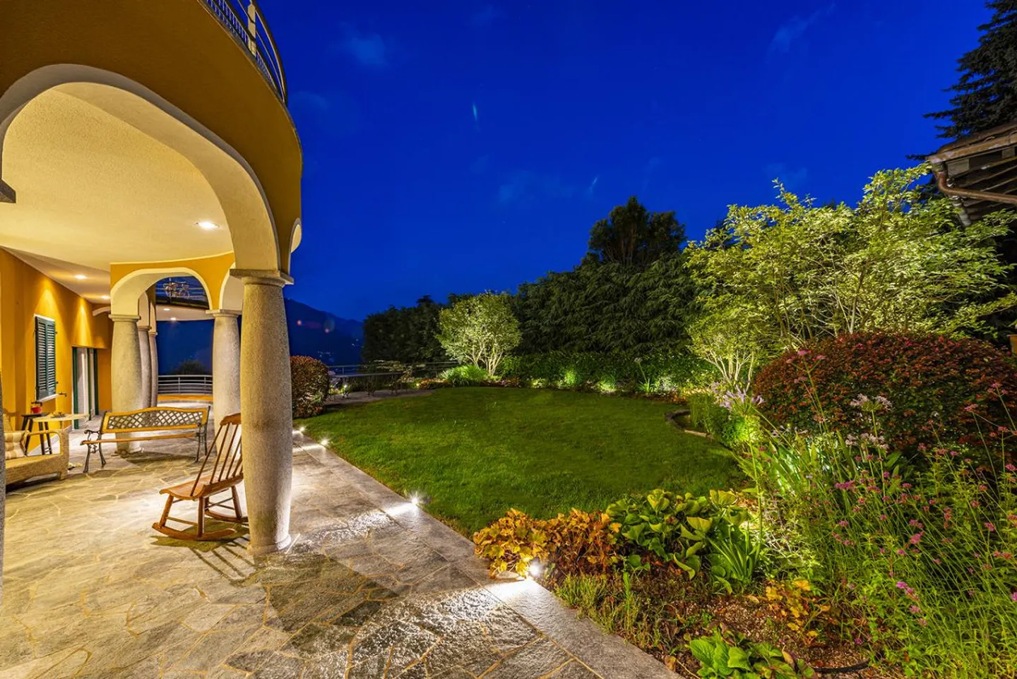 Elegante Villa mit Seeblick - Foto 20 von 25