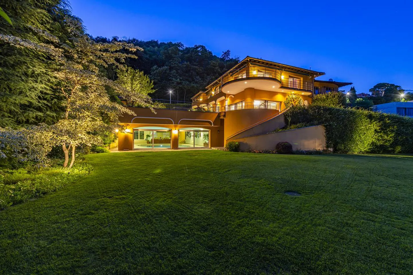 Elegante Villa mit Seeblick - Foto 22 von 25