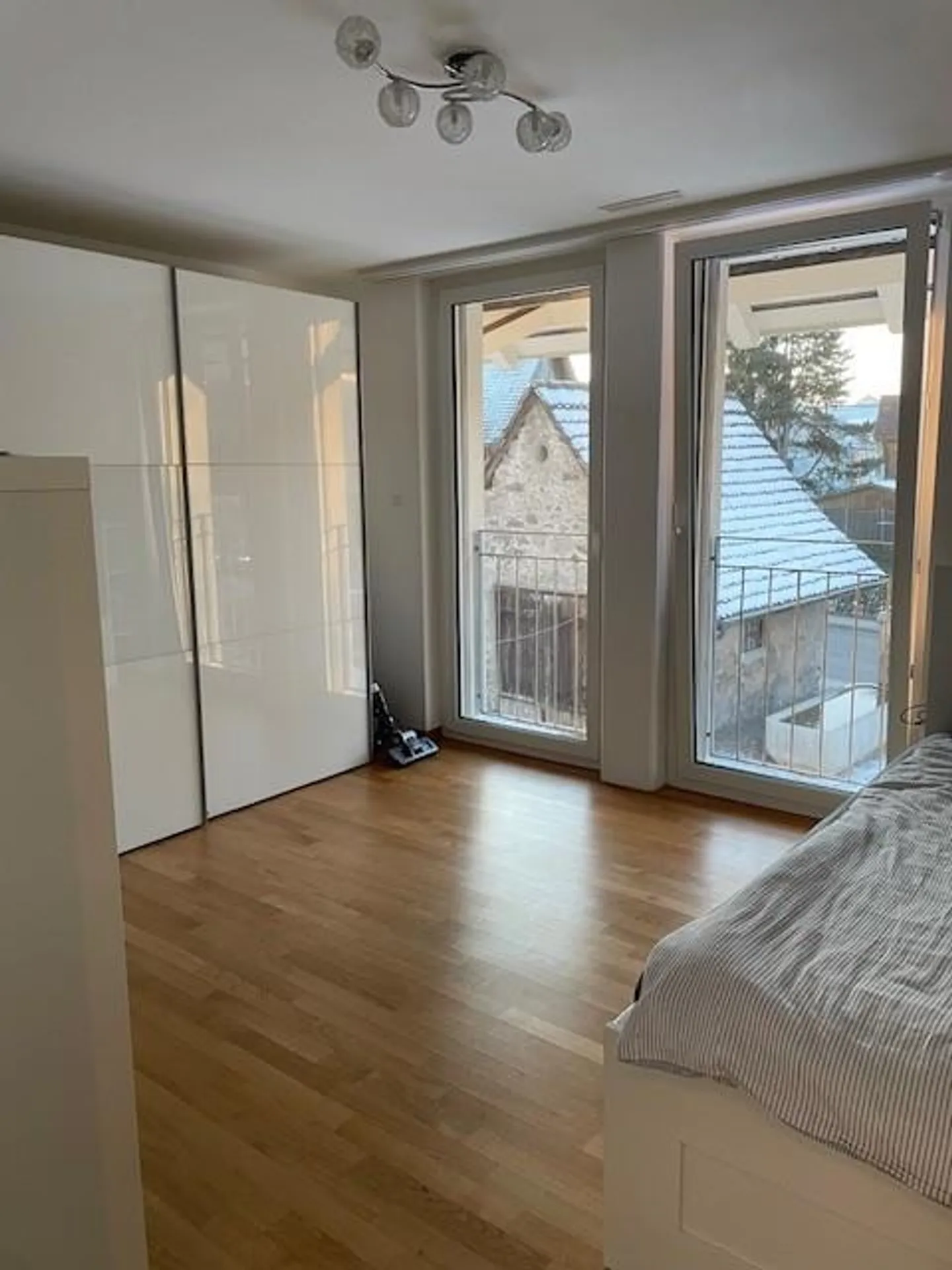 Your new home - stylish, central, with sunny balcony - Photo 5 of 8