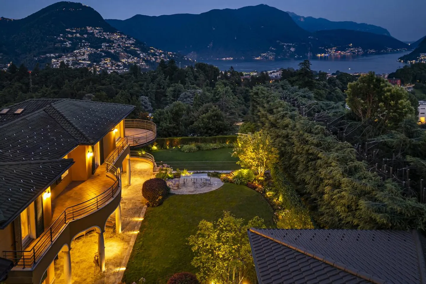 Elegante Villa mit Seeblick - Foto 23 von 25
