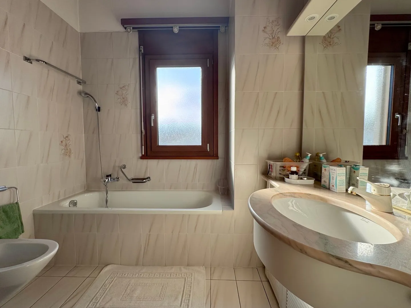 Charming single-family home with 5.5 rooms and sunny garden in Morbio Inferiore - Photo 8 of 11