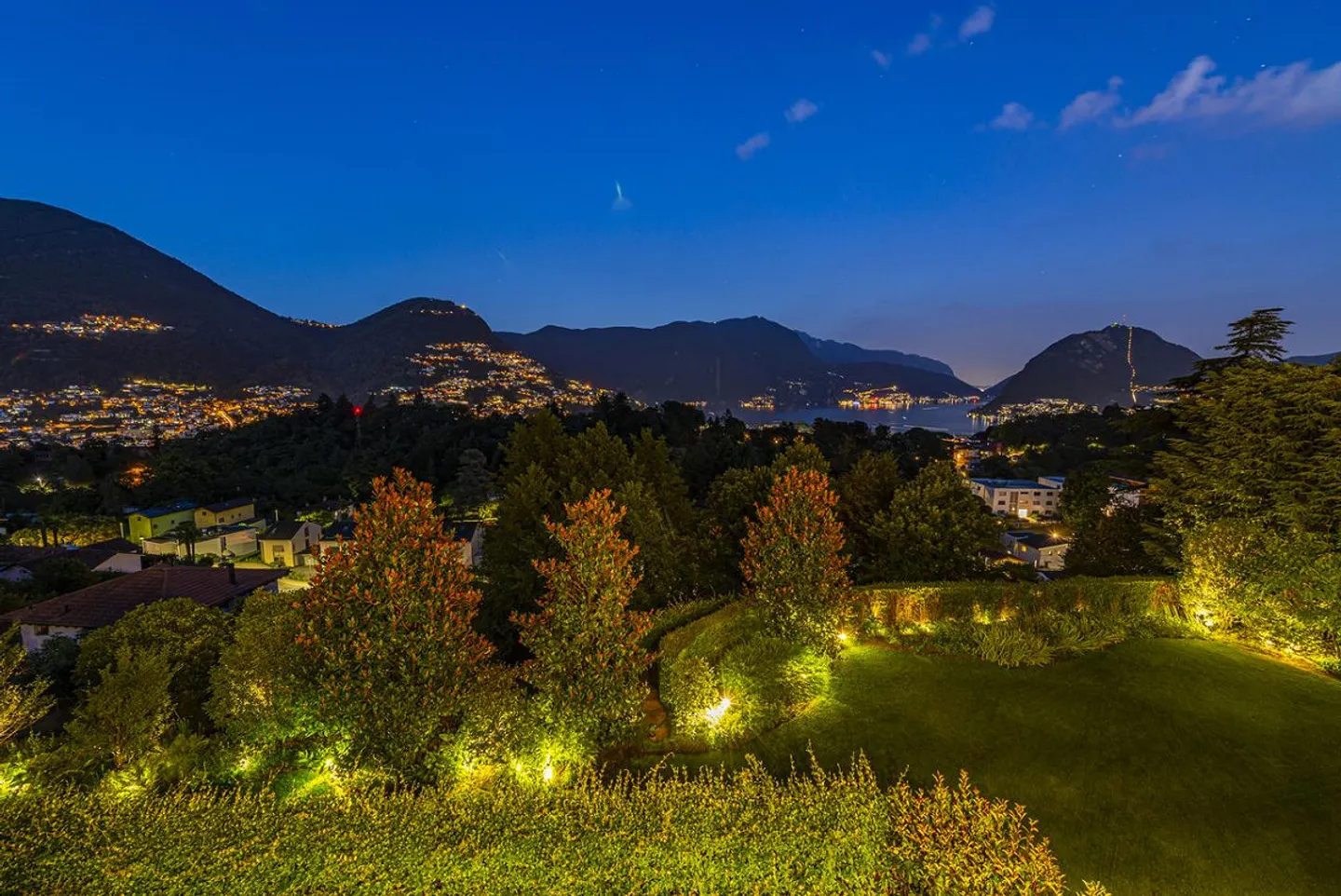 Elegante Villa mit Seeblick - Foto 24 von 25