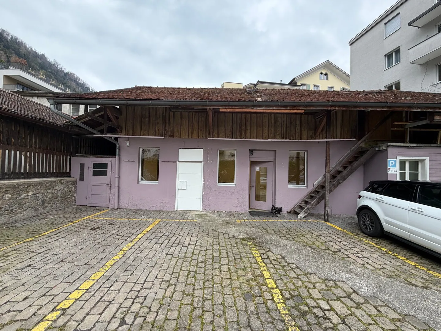 Spazio commerciale affascinante con studio nel centro di Altdorf - Foto 1 di 7