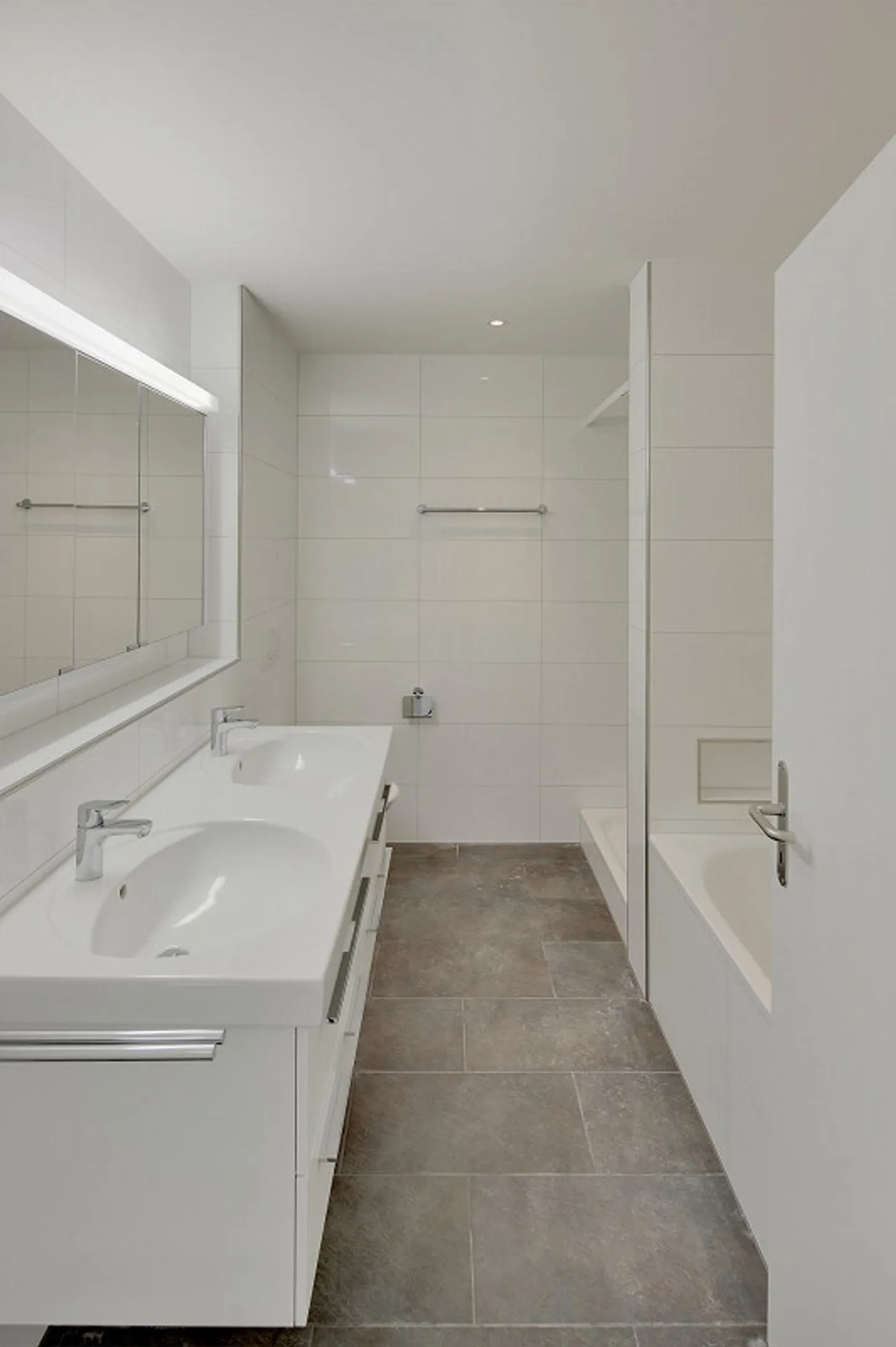 Your new home - stylish, central, with sunny balcony - Photo 6 of 8