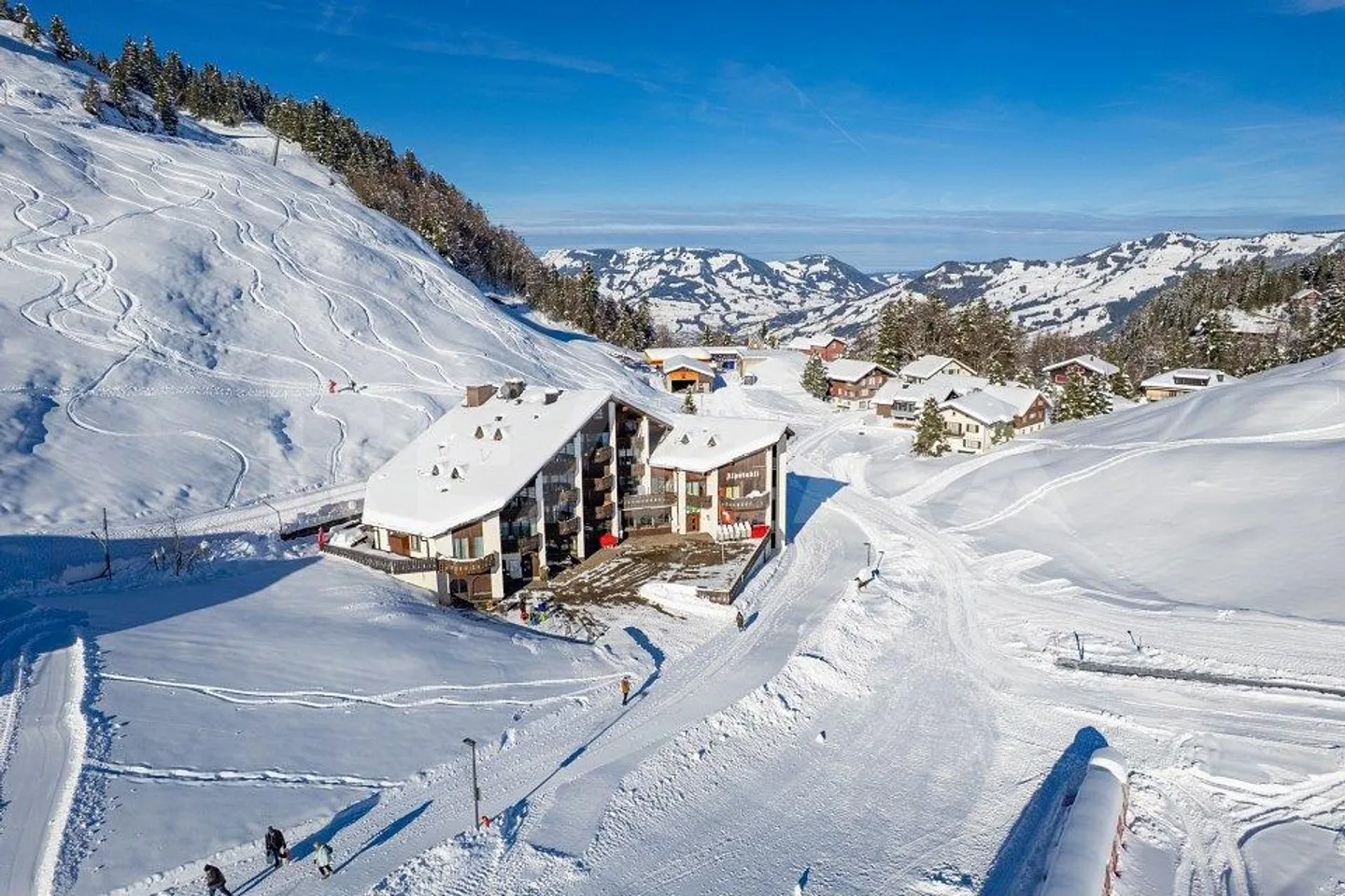 Appartamento per vacanze attraente, quasi nuovo, di 2,5 stanze, sulla terrazza soleggiata... - Foto 12 di 13