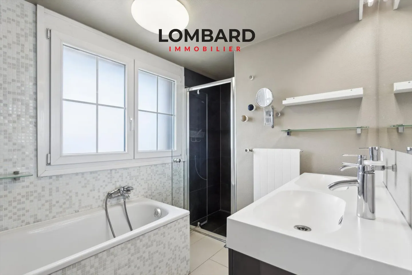 Spacious detached house with mountain views - Photo 11 of 11