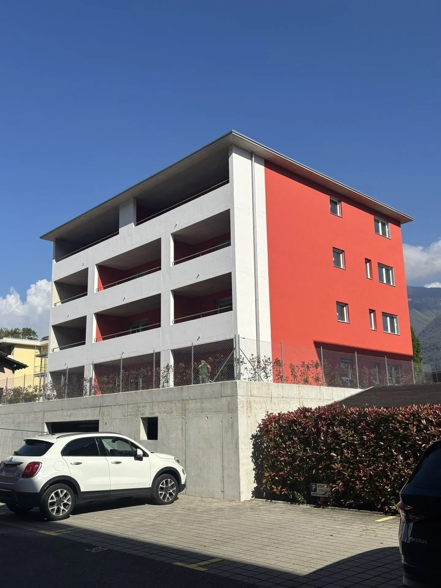 Moderne appartamenti di 2,5 stanze con grande giardino in posizione privilegiata a Cadenazzo - Foto 1 di 9