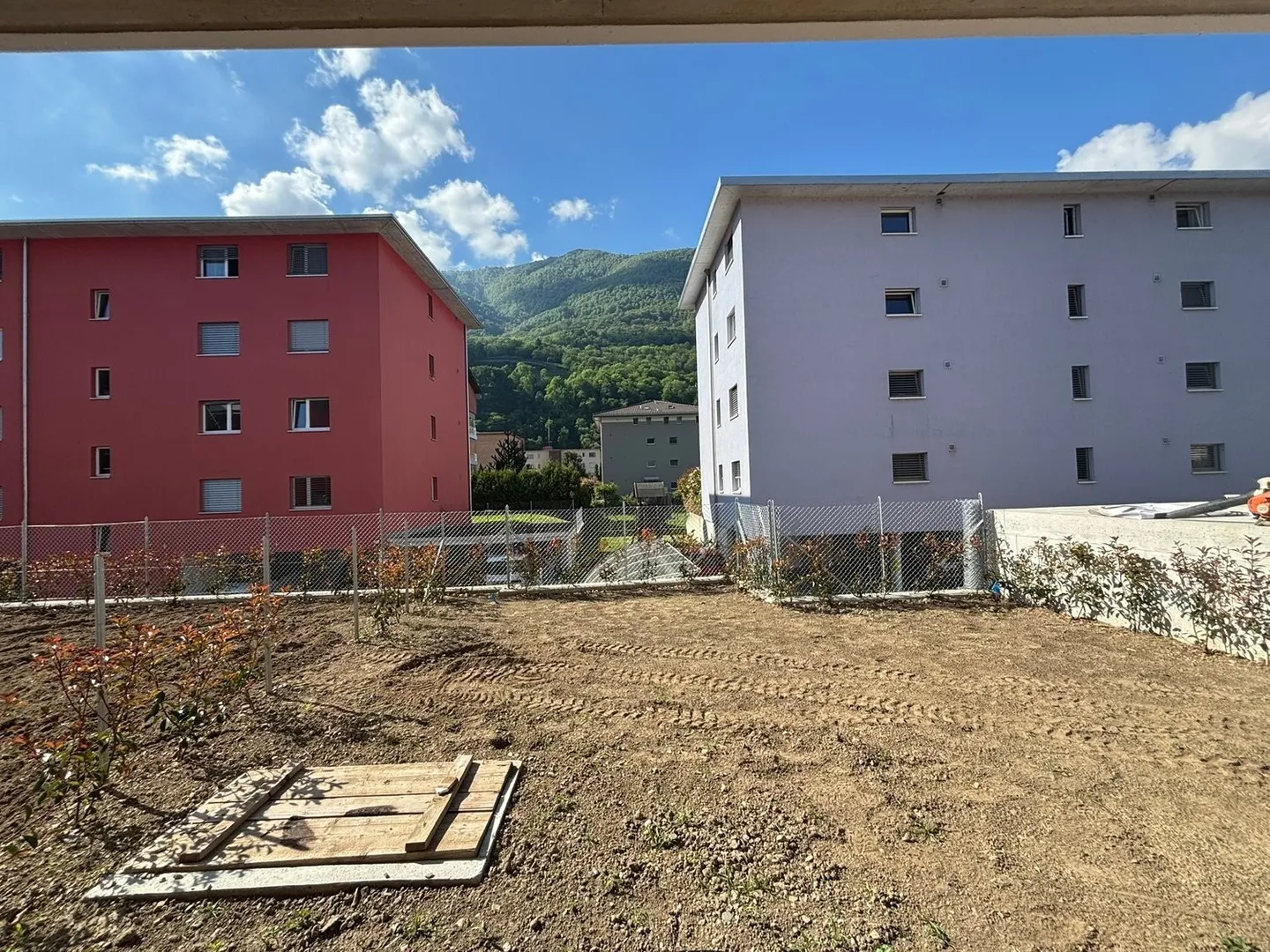 Moderne appartamenti di 2,5 stanze con grande giardino in posizione privilegiata a Cadenazzo - Foto 7 di 9