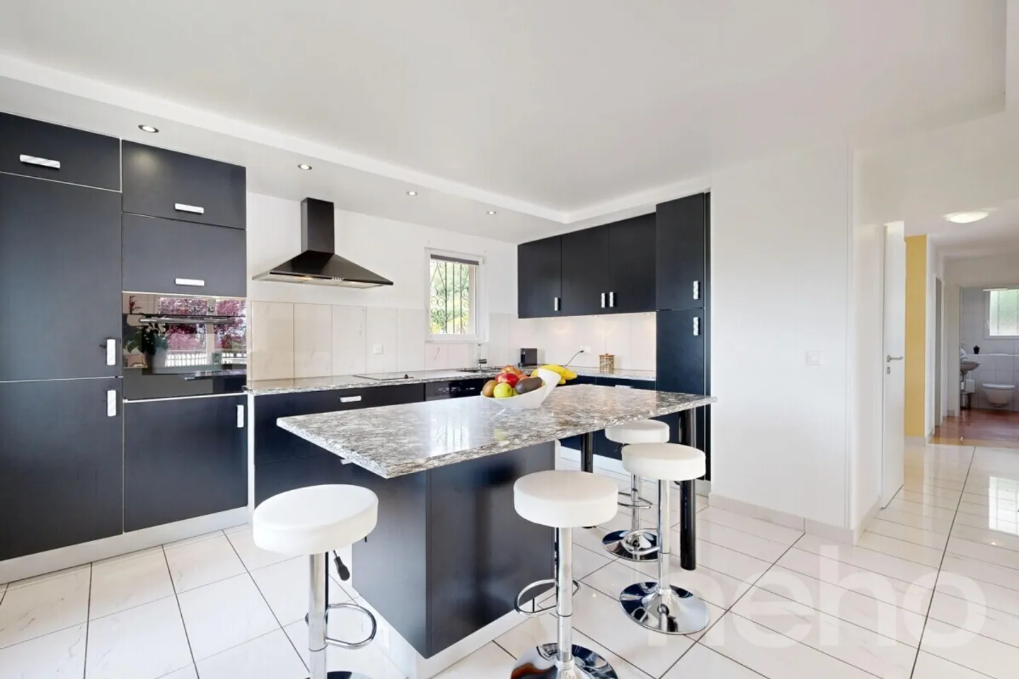 Einfamilienhaus mit großem Garten und Büro in Colombier - Foto 5 von 12