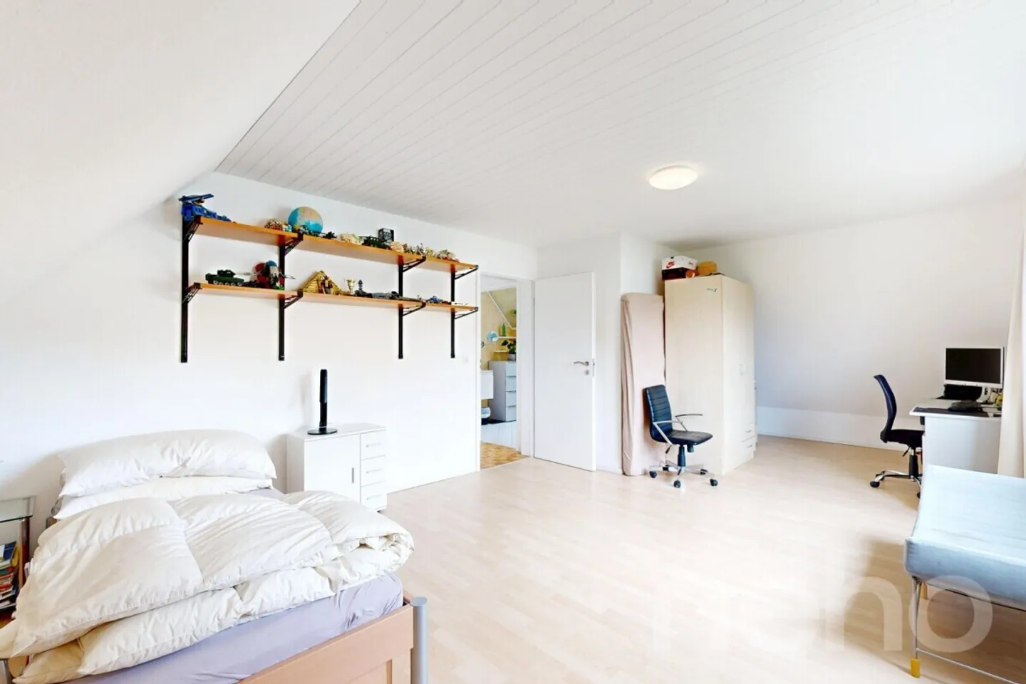 Einfamilienhaus mit großem Garten und Büro in Colombier - Foto 8 von 12