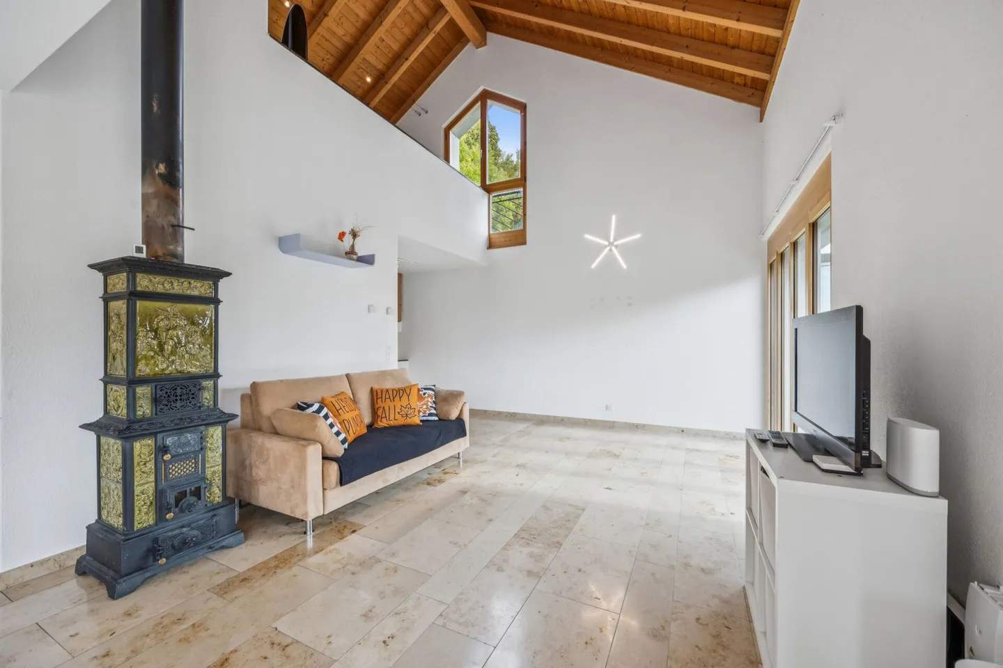 Casa unifamiliare indipendente di 5,5 stanze con vista lago - Foto 5 di 13