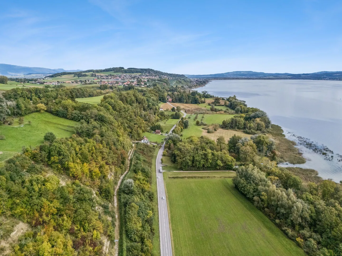 Casa unifamiliare indipendente di 5,5 stanze con vista lago - Foto 2 di 13