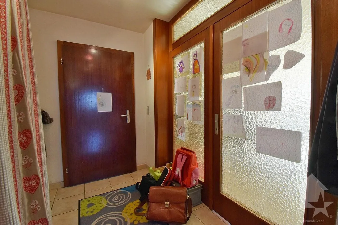 4.5 rooms with a garage box and an outdoor parking space included - Photo 10 of 13