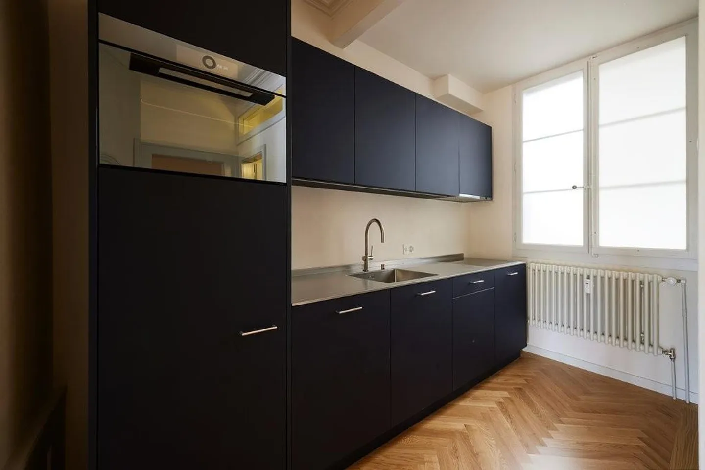 Dreamlike 2-room apartment in the Bern old town - Photo 3 of 9