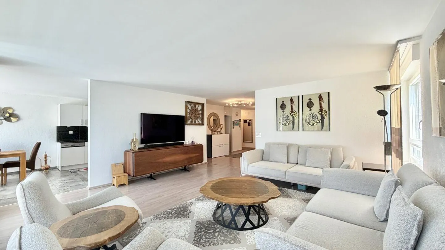 Attractive 4.5-room apartment in a perfect location in Hinterkappelen - Photo 3 of 19