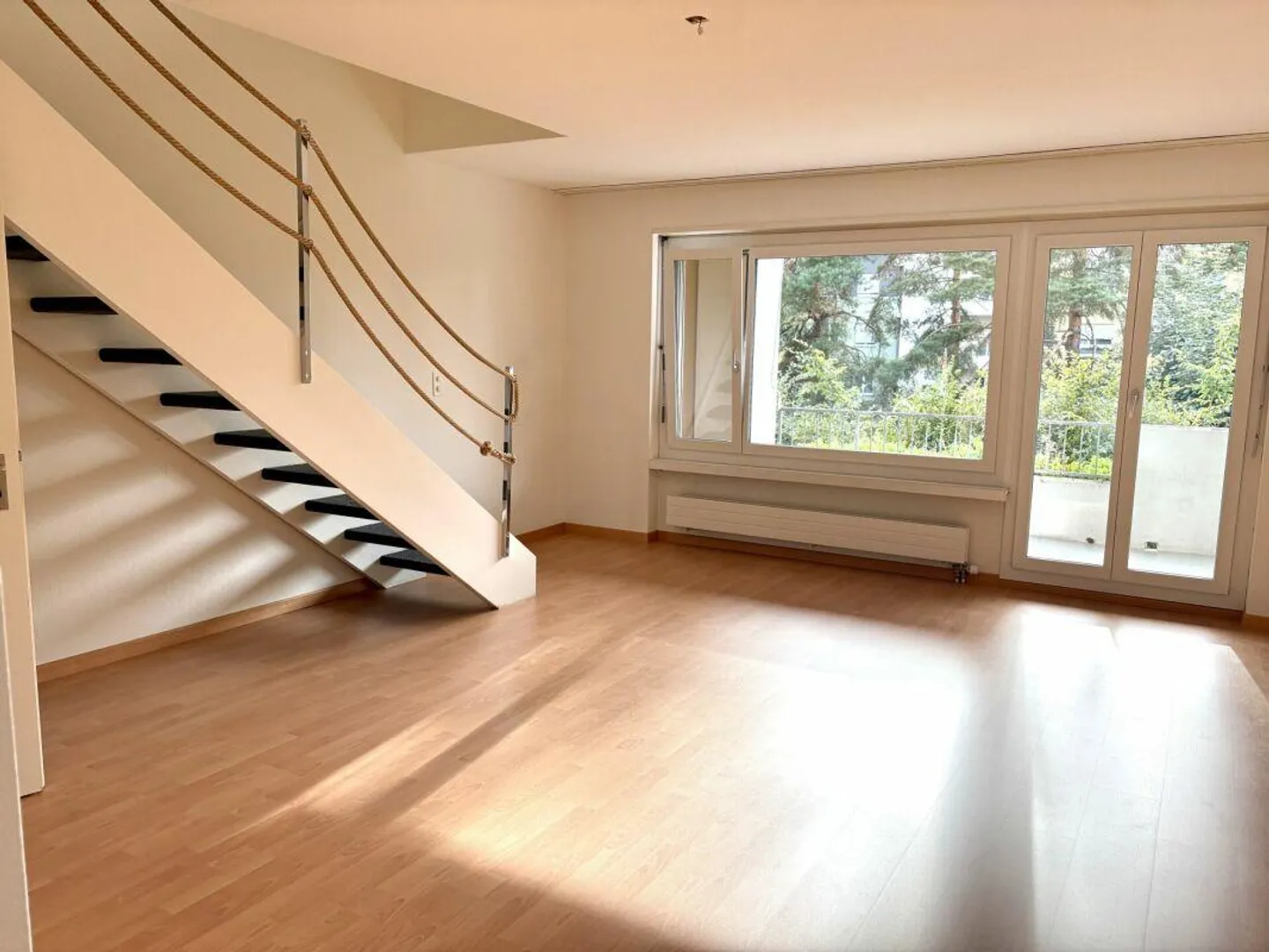 Bellissimo appartamento duplex con balcone in una posizione tranquilla - Foto 4 di 8
