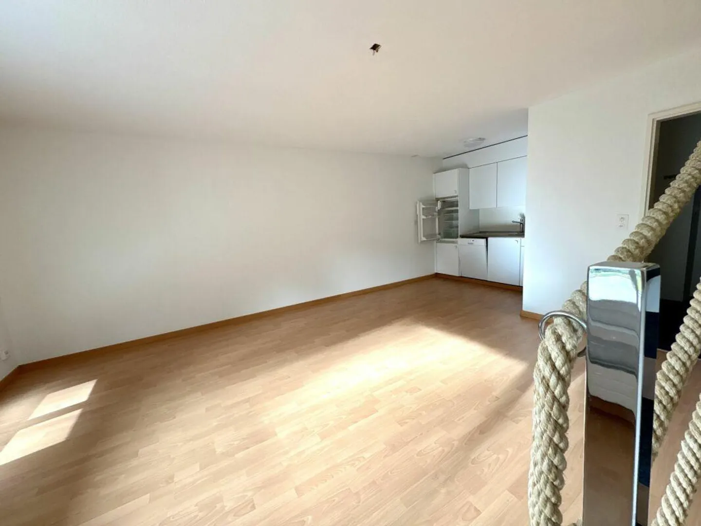Bellissimo appartamento duplex con balcone in una posizione tranquilla - Foto 6 di 8