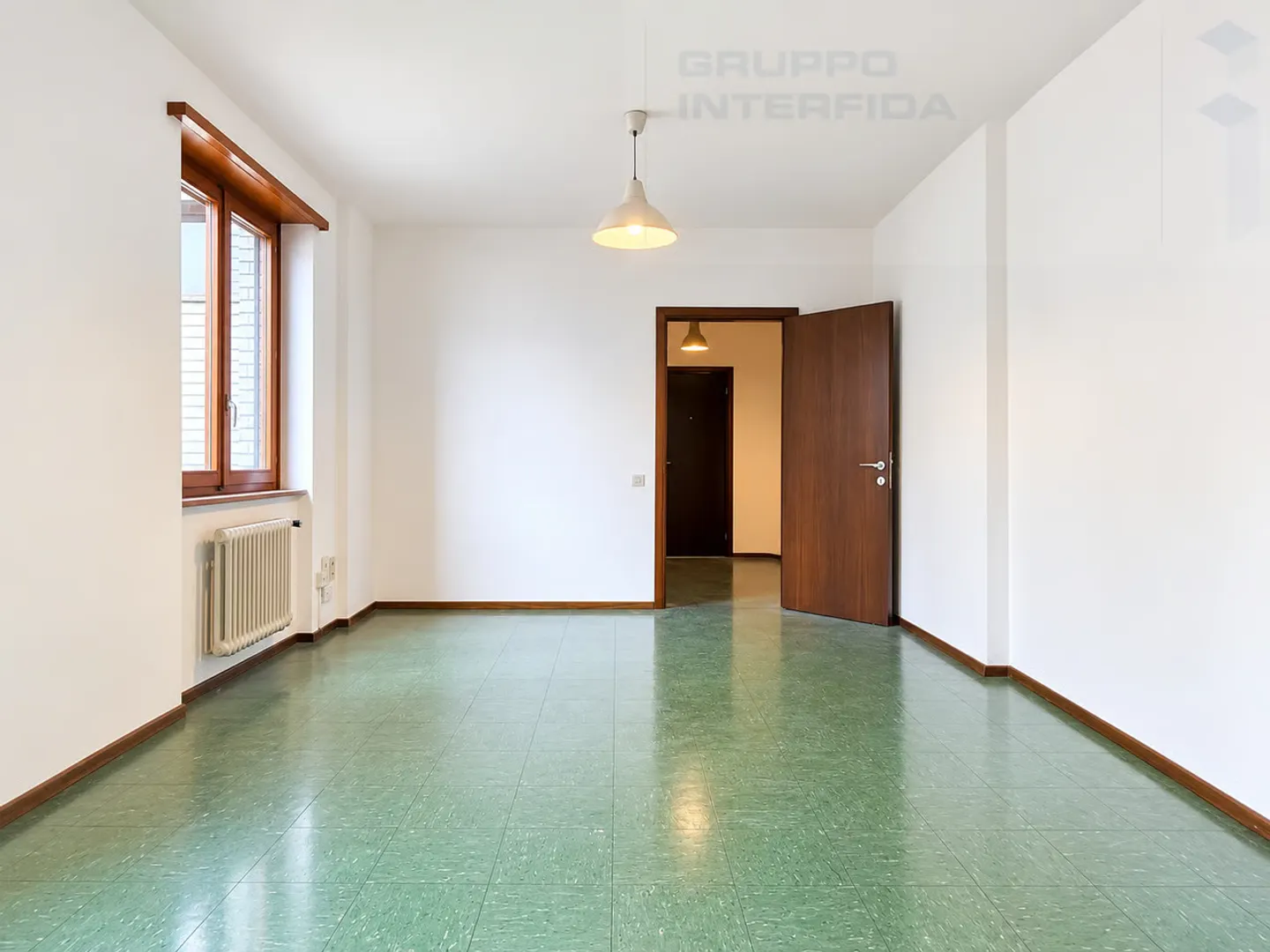 KOMFORTABLES BÜRO IM HERZEN VON CHIASSO - Foto 2 von 3