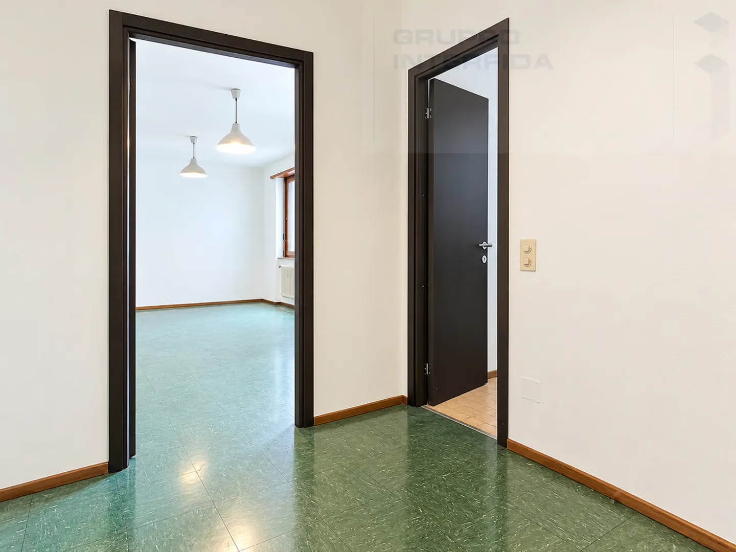 KOMFORTABLES BÜRO IM HERZEN VON CHIASSO - Foto 3 von 3