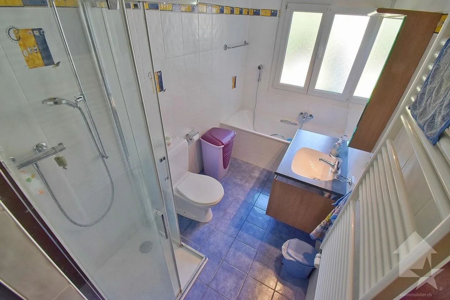 4.5 rooms with a garage box and an outdoor parking space included - Photo 12 of 13