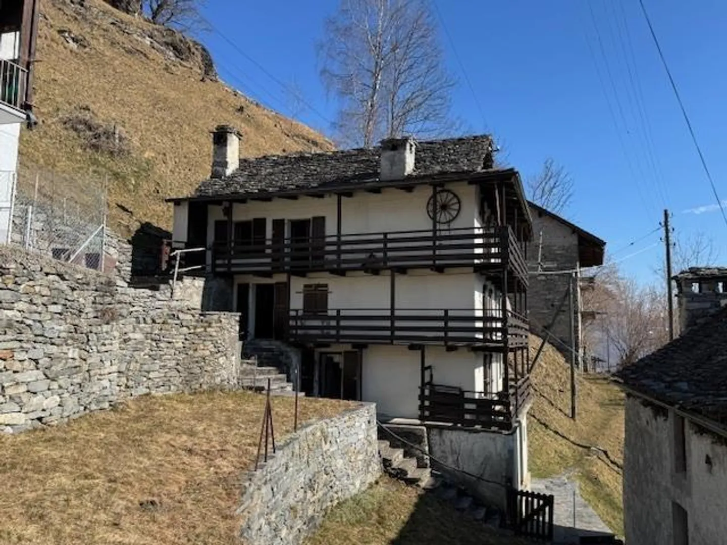 COMOLOGNO - VAL ONSERNONE - TYPICAL HOUSE with flat garden - Photo 1 of 14