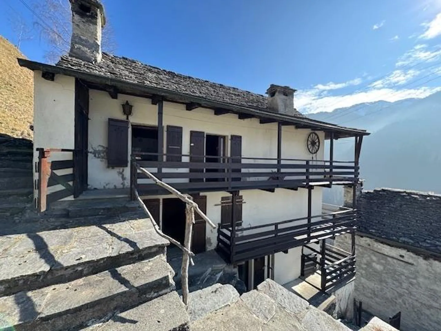 COMOLOGNO - VAL ONSERNONE - TYPICAL HOUSE with flat garden - Photo 2 of 14