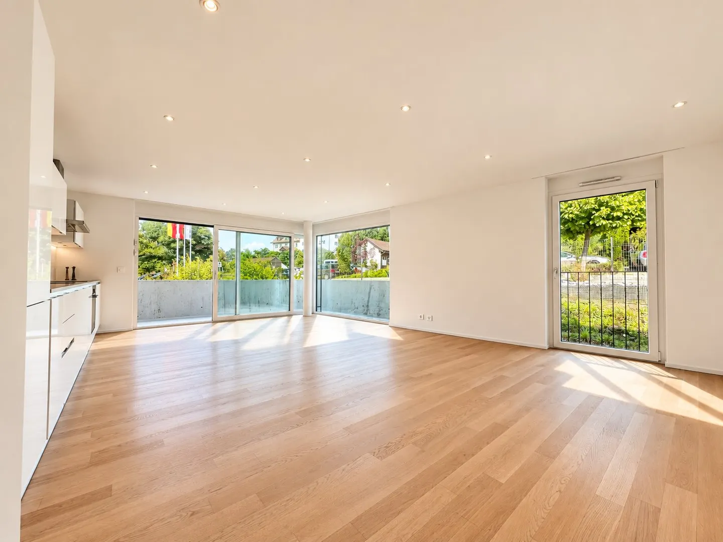 Modern Apartment in Prime Location - Photo 4 of 14