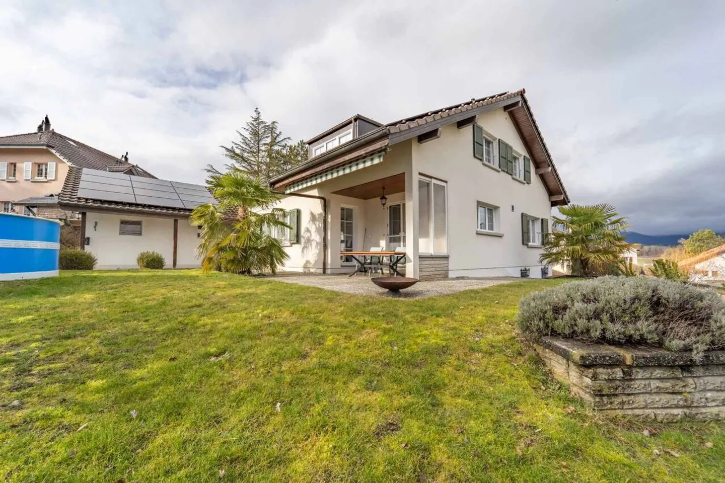 Superba villa indipendente di 5½ con vista libera, terrazza coperta e grande giardino verdeggiante - Foto 13 di 13