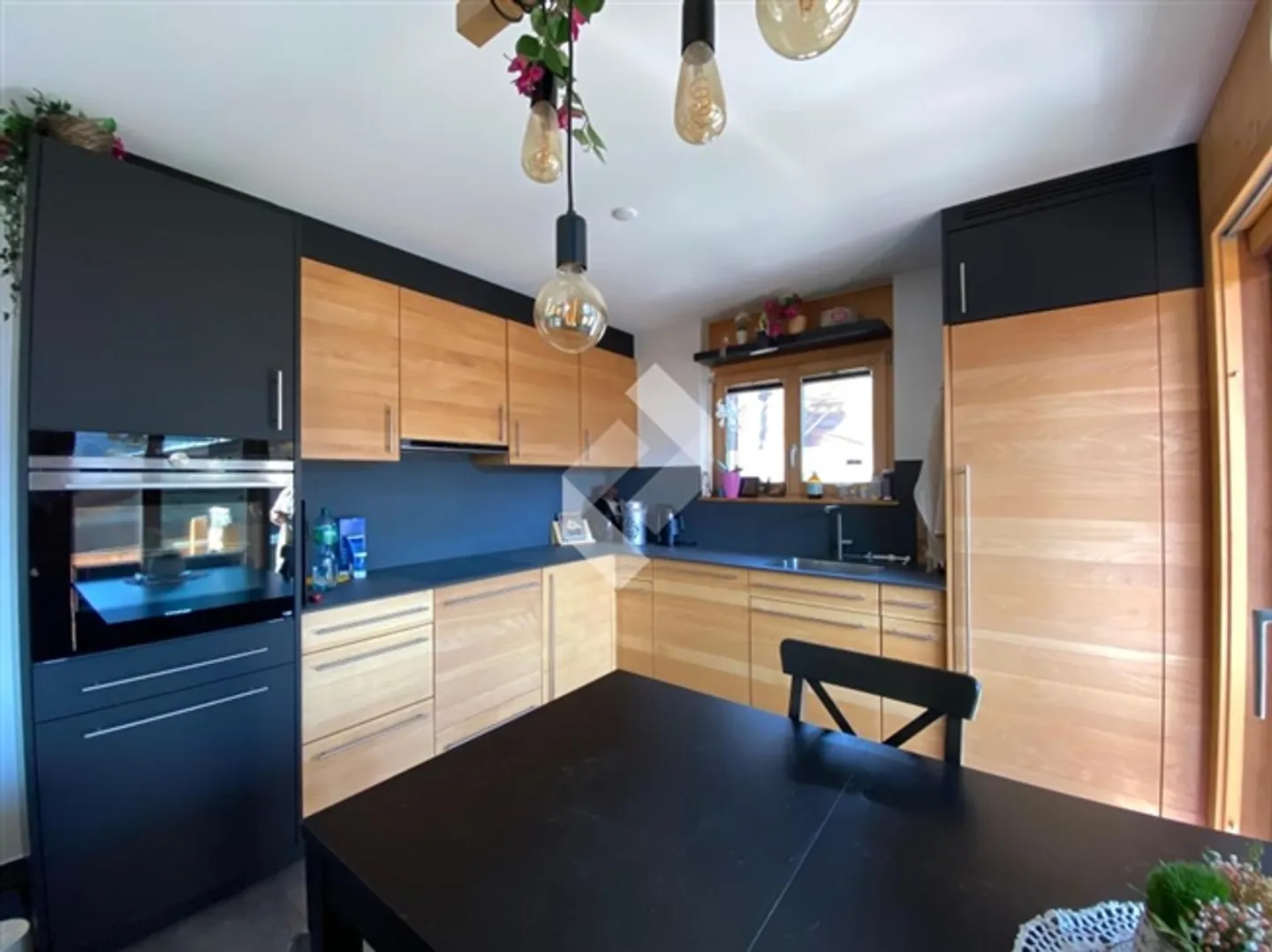 Bellissimo appartamento di 3,5 stanze ristrutturato nel 2023 esposto a sud - Foto 6 di 13