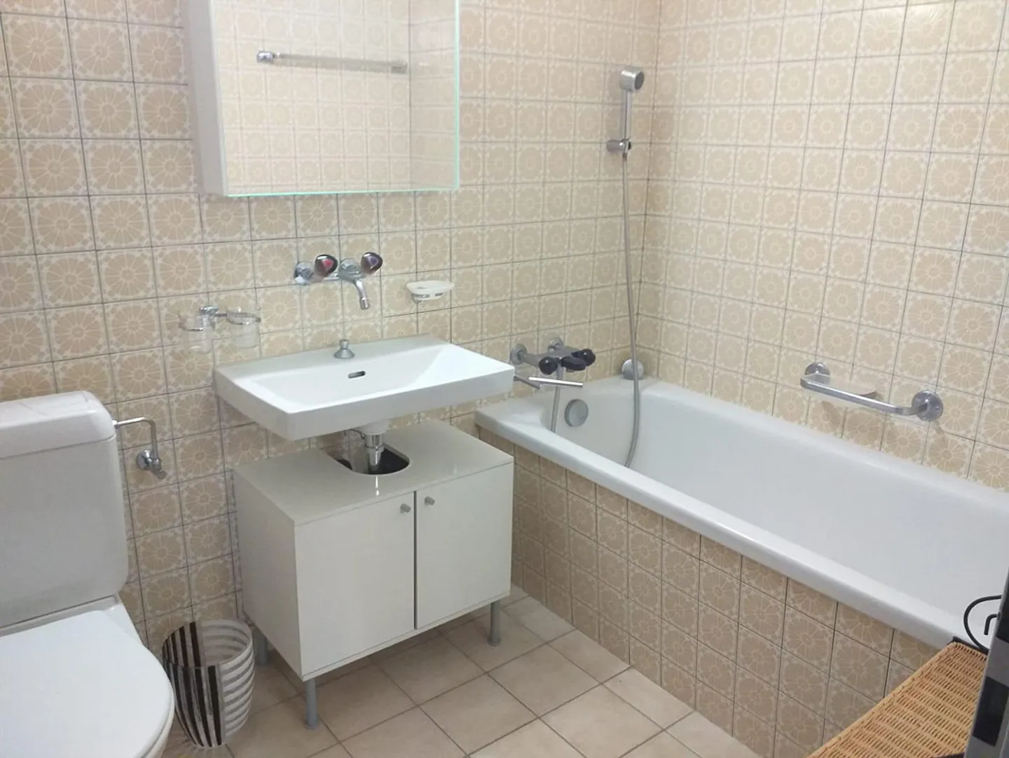 Appartamento arredato di 2,5 stanze in affitto per 6 mesi - Foto 4 di 10