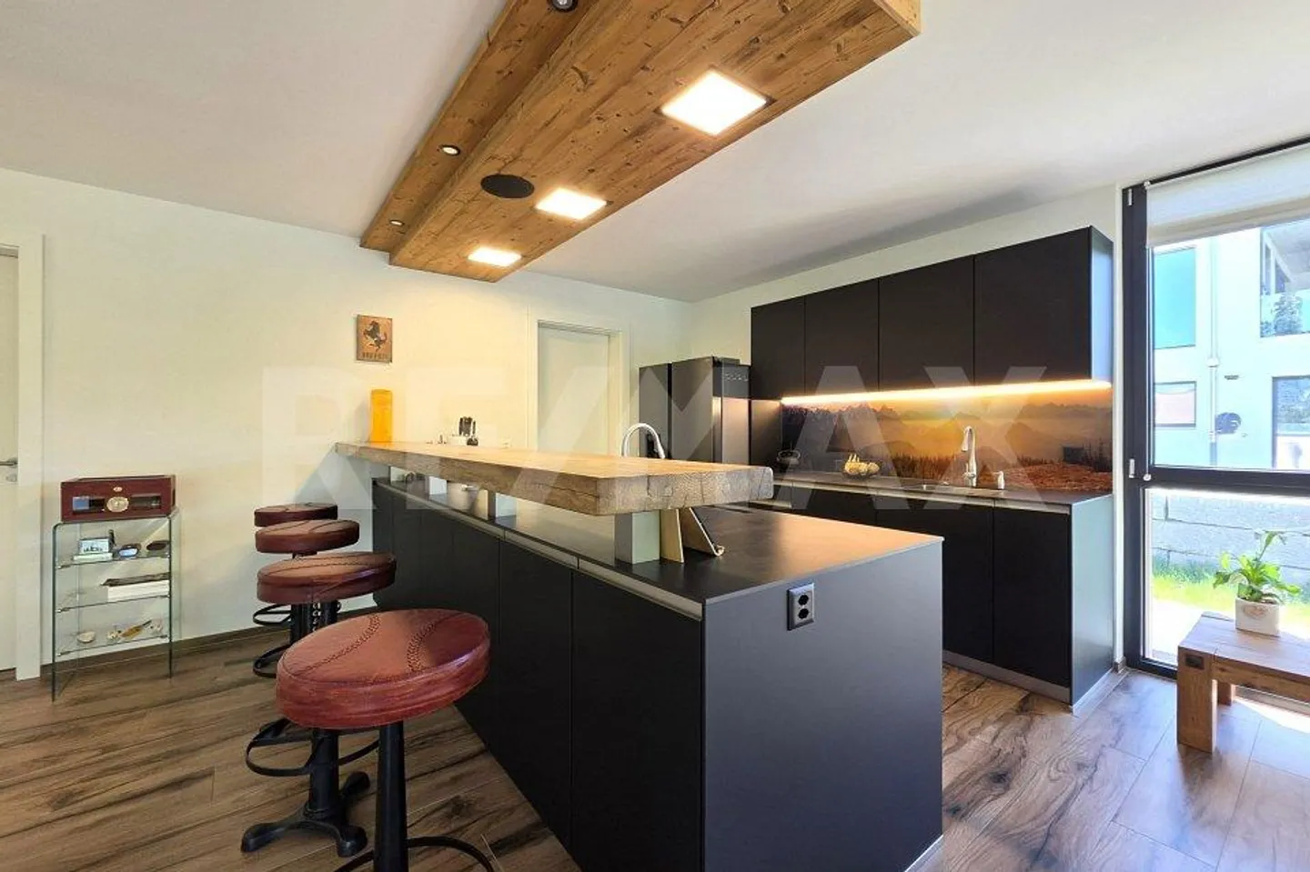 Casa unifamiliare moderna con vista panoramica sulla valle del Rodano a Susten/VS - Foto 3 di 13