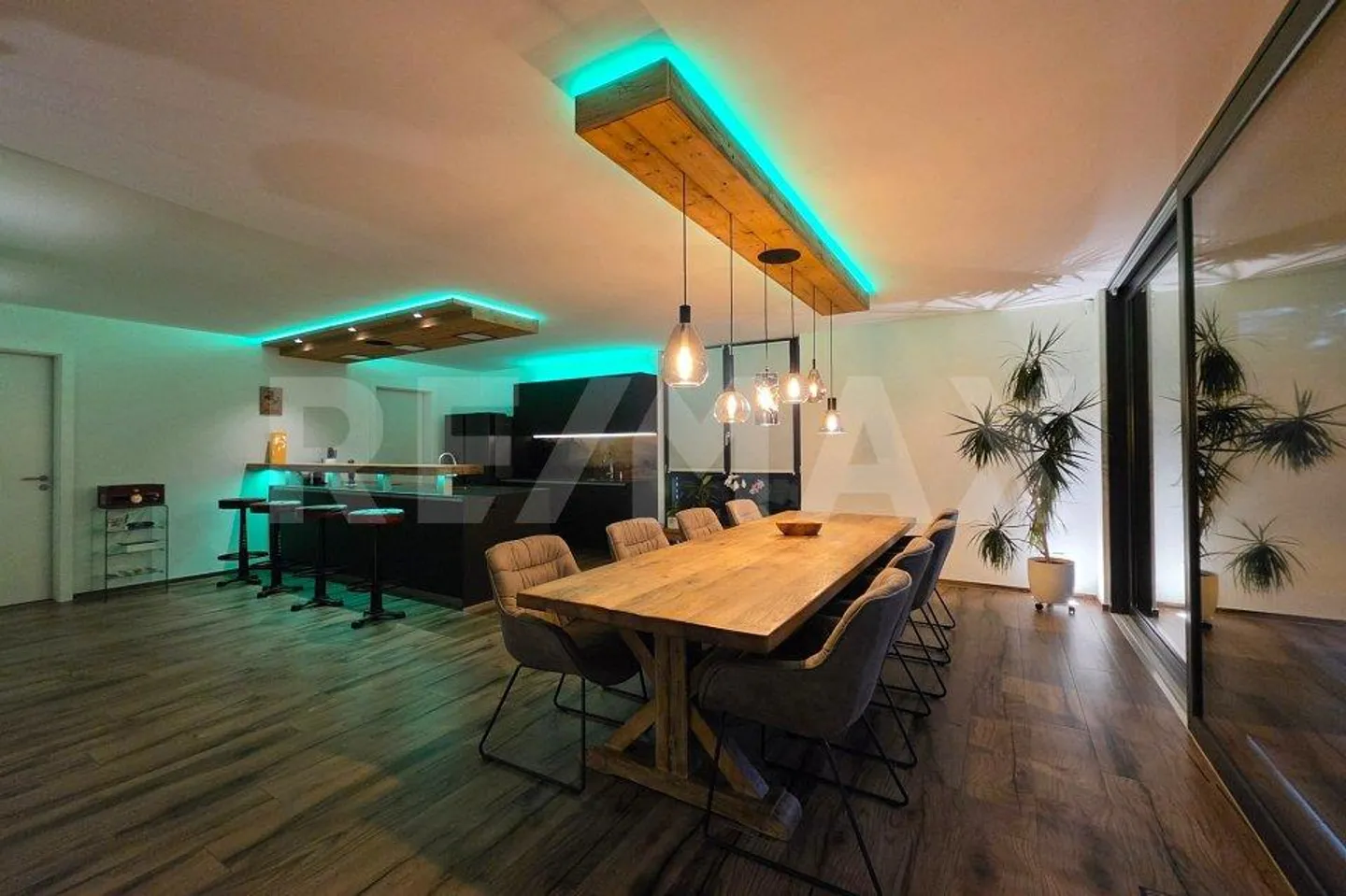 Casa unifamiliare moderna con vista panoramica sulla valle del Rodano a Susten/VS - Foto 5 di 13