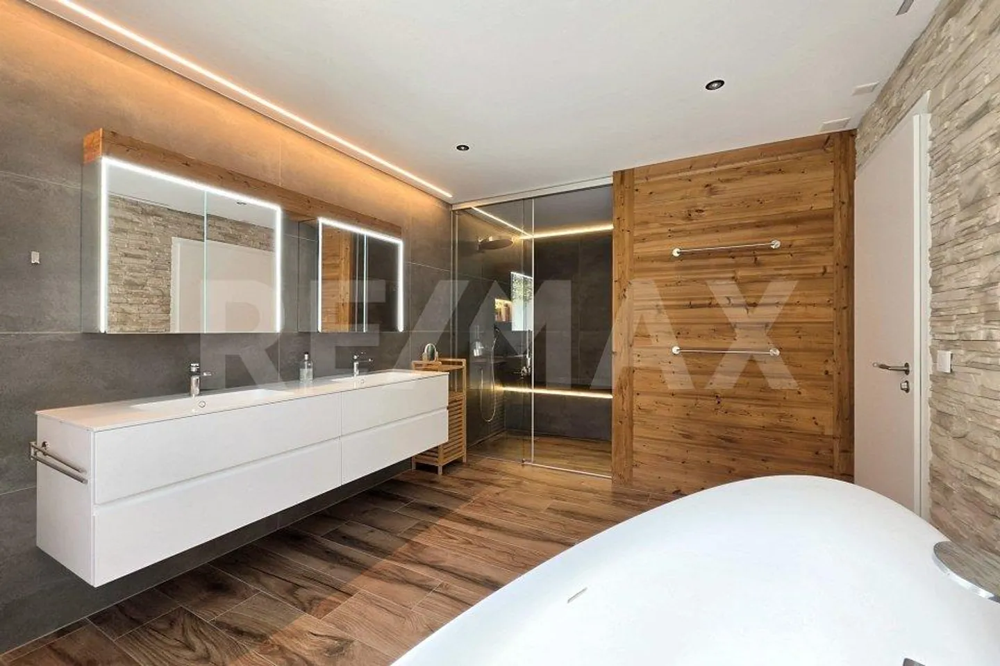 Casa unifamiliare moderna con vista panoramica sulla valle del Rodano a Susten/VS - Foto 10 di 13