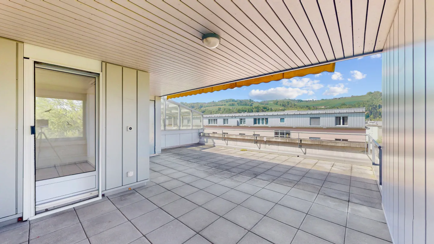 Appartamento attico 4½ locali con tranquillità e vista – Erlenau, Münsingen - Foto 2 di 20